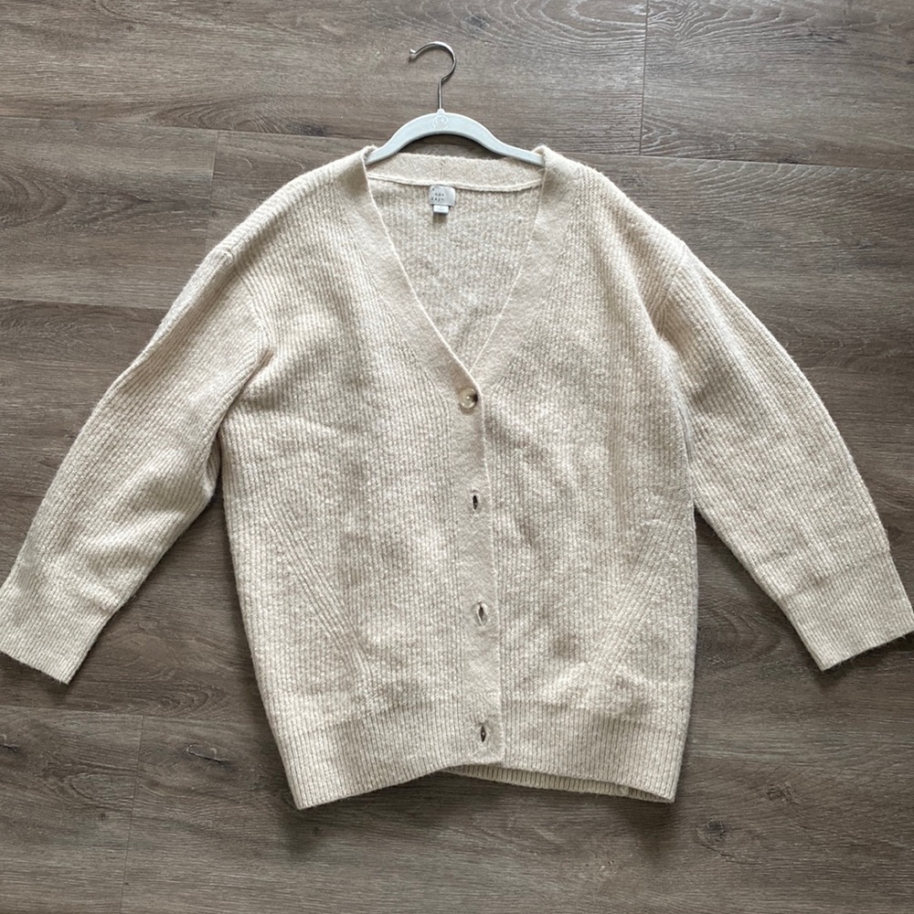Medium Beige Cardigan
